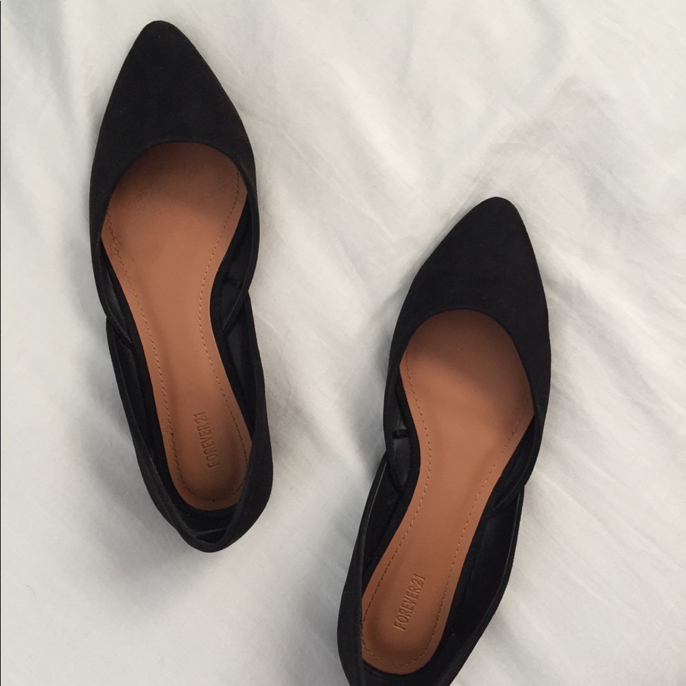 Black Pointed- Toe Flats
